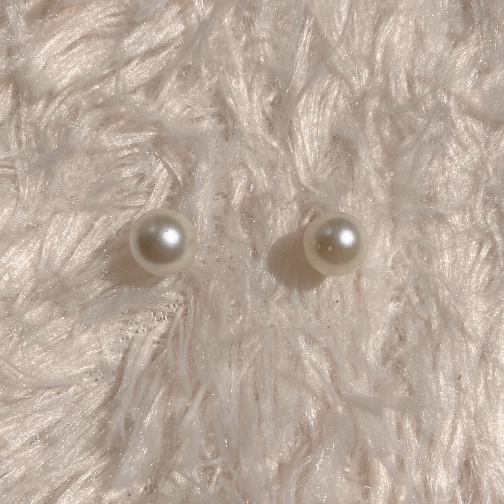 Pearl earrings